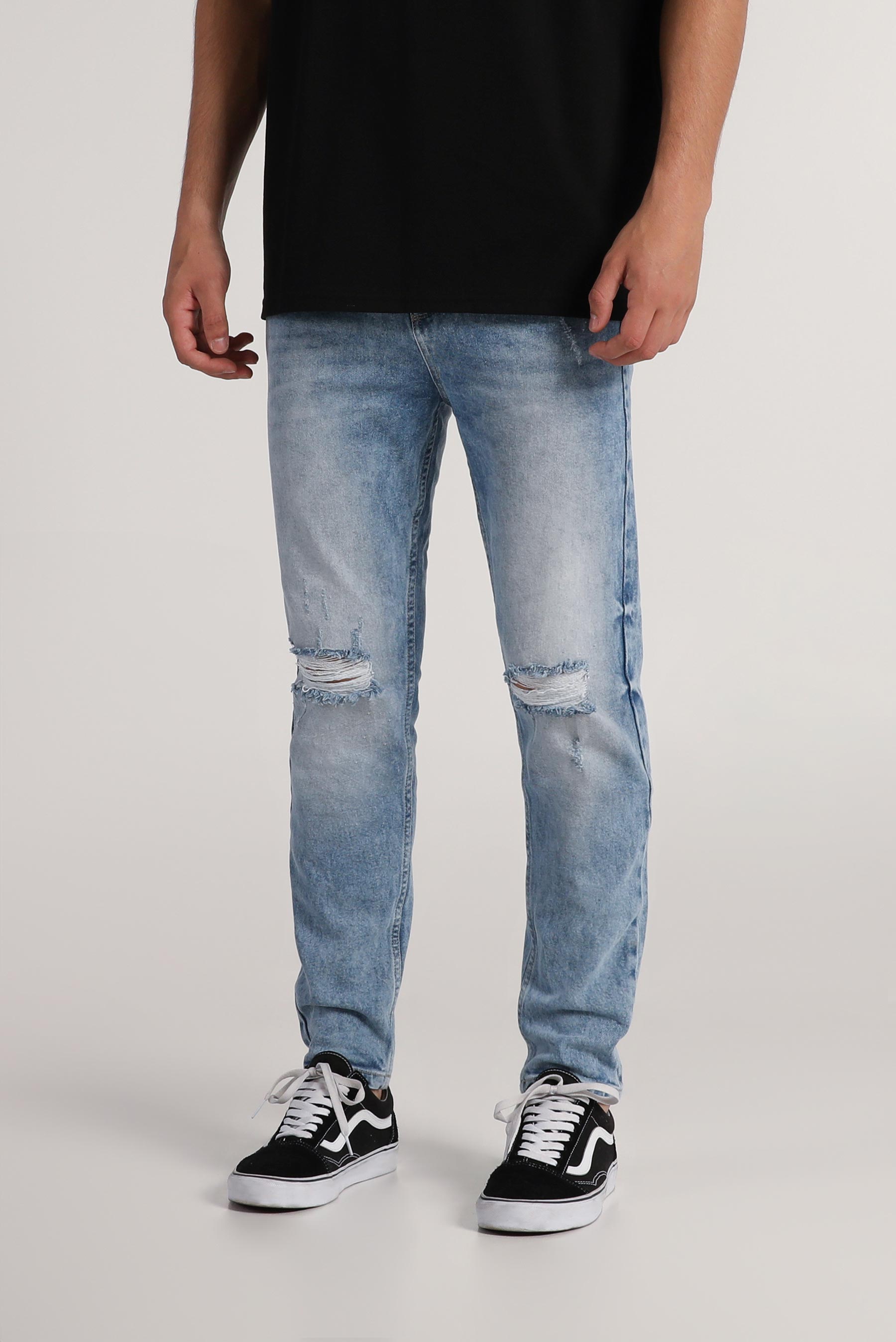 Estilo Kpop outfit para mujer con saco gris y boyfriend jeans 】