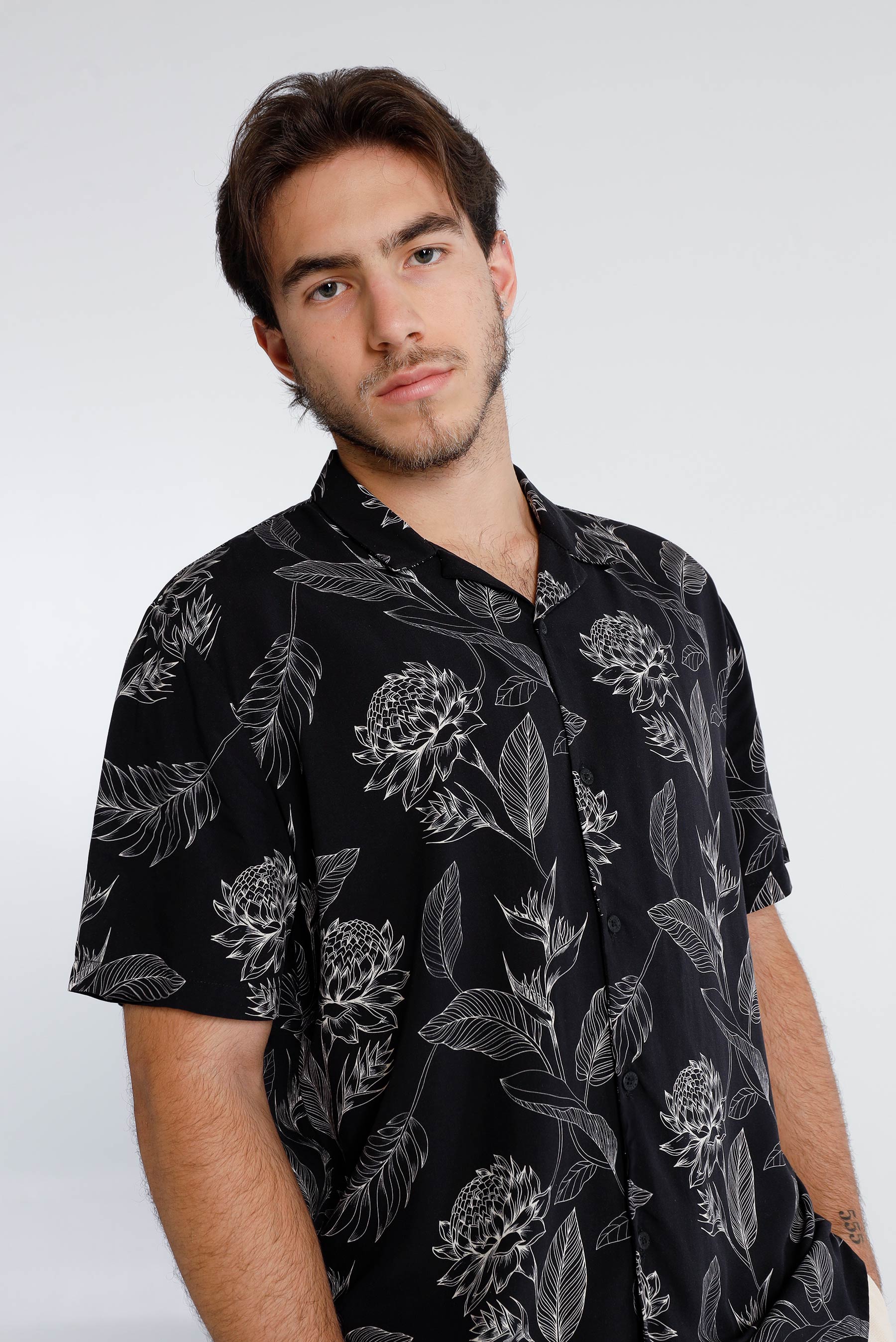 Camisas flores hombre on sale