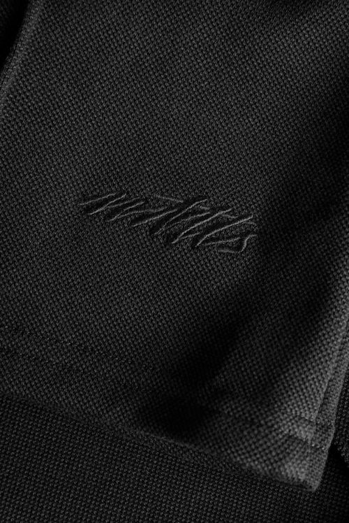 Shorts Negro Texto