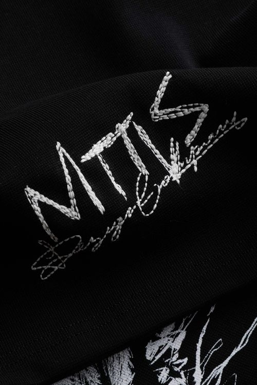 Camiseta Oversize Negro Ilustración