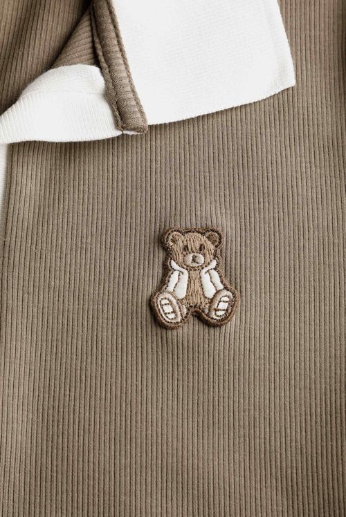 Body Manga Larga Café Ilustración